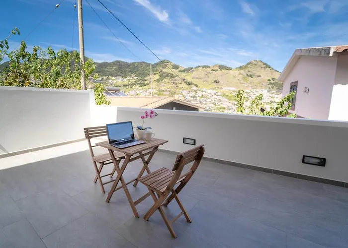 Fernandes House