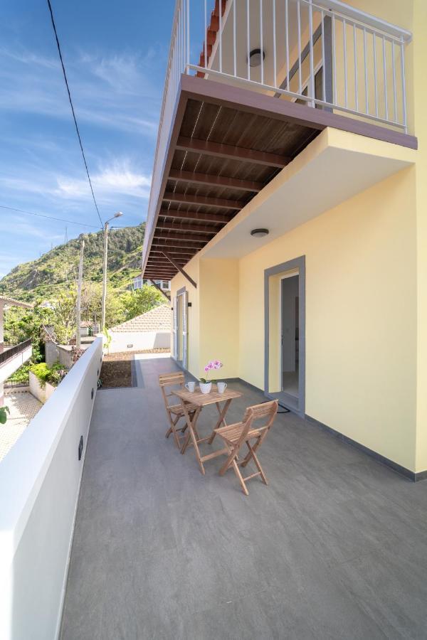 Fernandes House *